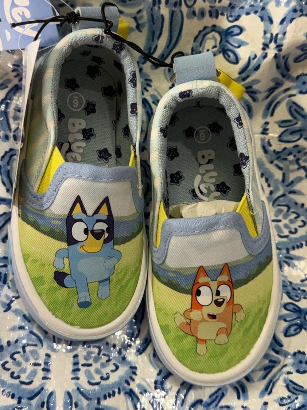 Ground Up Bluey & Bingo Slip On Sneakers Size 6 (Toddler) - Picture 8 of 9